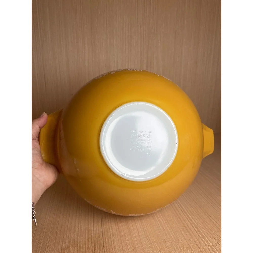 Vintage PYREX Butterfly Gold 444 Cinderella Mixing Bowl 4 Qt Mustard 70s Retro